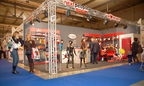 Nasce  il network NextPeople: Aureli Spa lo ha annunciato durante la conferenza stampa del 20 Ottobre presso il  21° salone del Franchising di Milano.