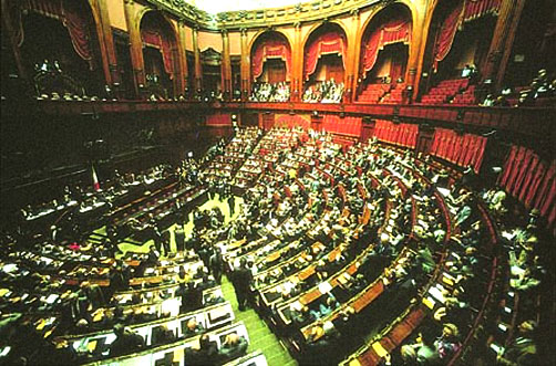 Il Parlamento è a porte aperte  ma i cittadini non lo sanno.